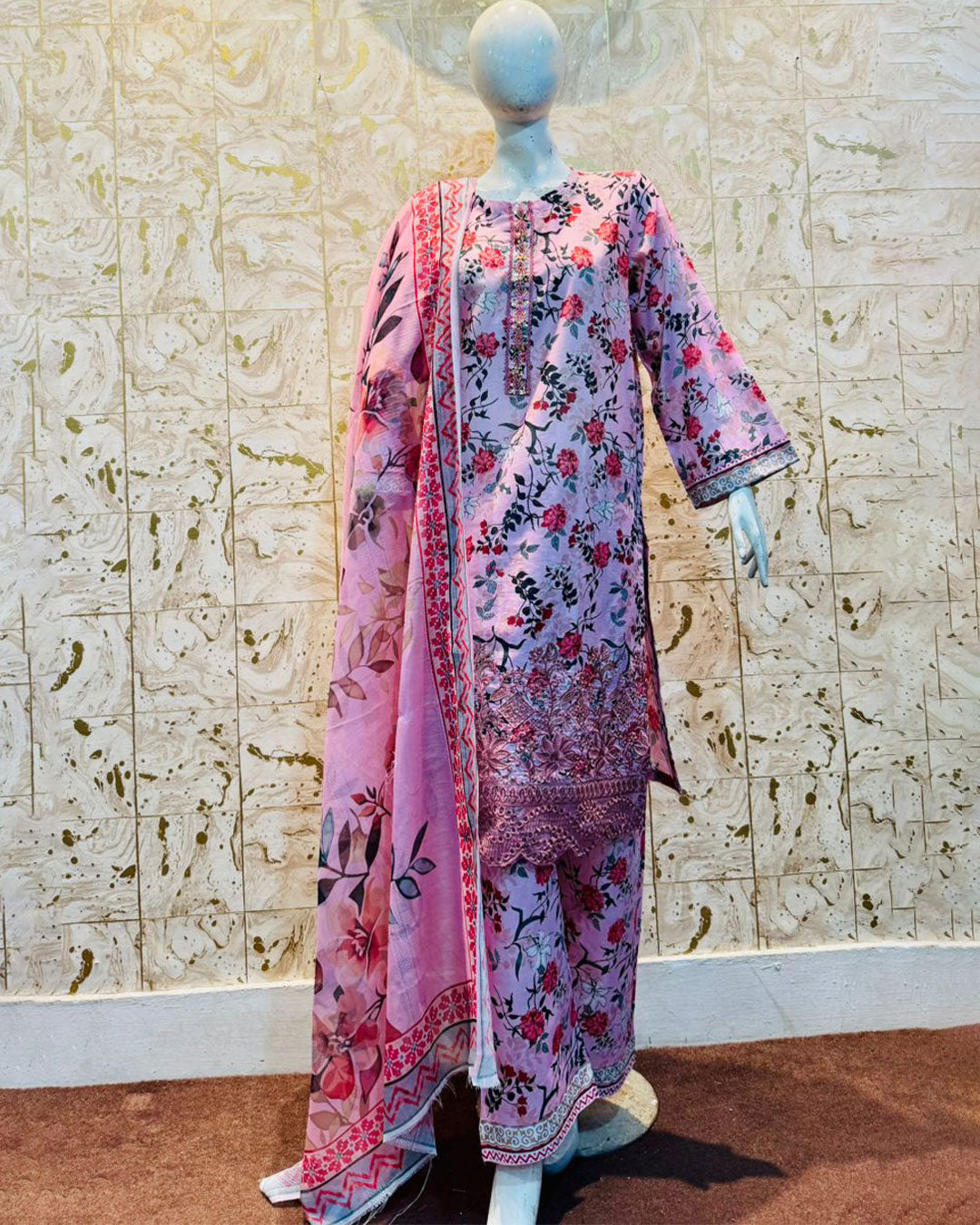 Bloom Grace Lawn 3 Pcs Suit