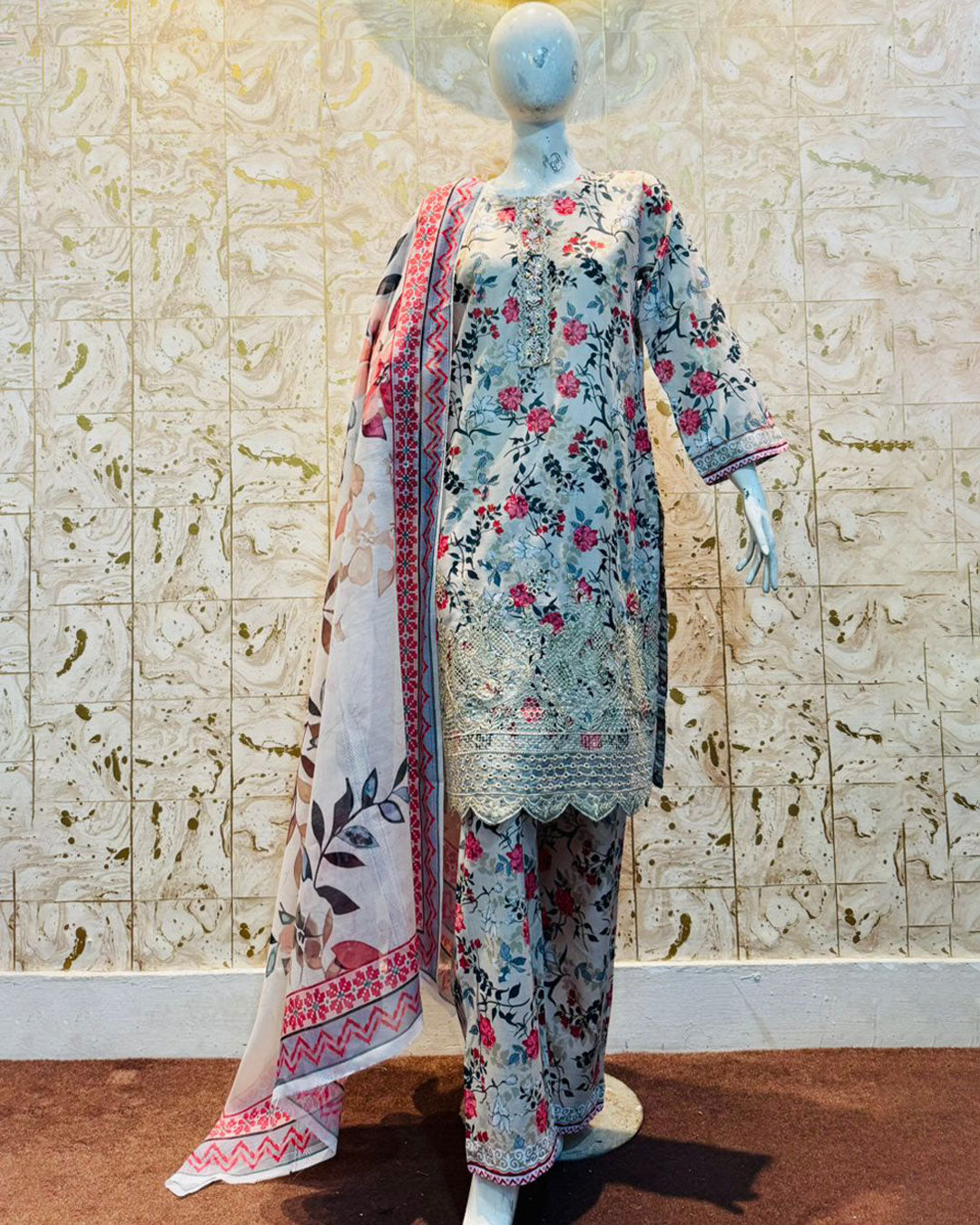 Floral Muse Lawn 3 Pcs Suit