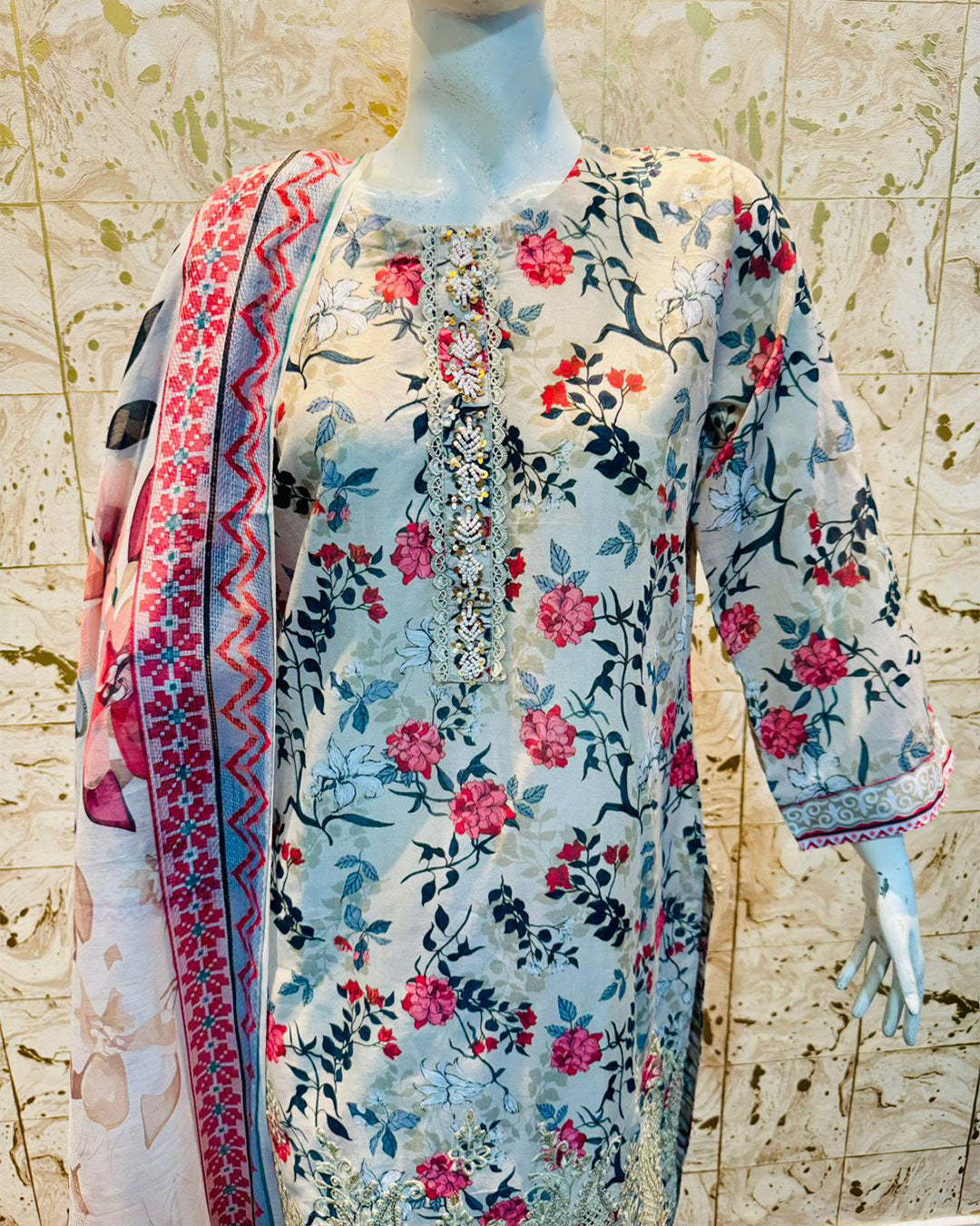 Floral Muse Lawn 3 Pcs Suit