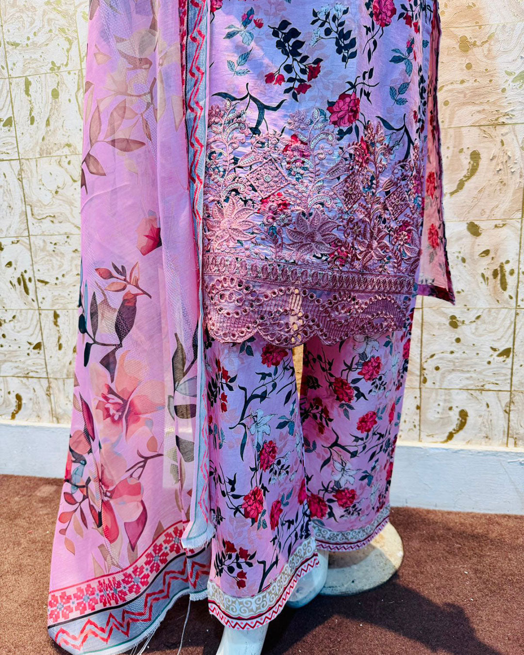 Bloom Grace Lawn 3 Pcs Suit