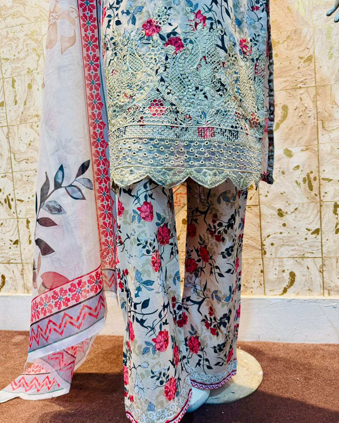 Floral Muse Lawn 3 Pcs Suit