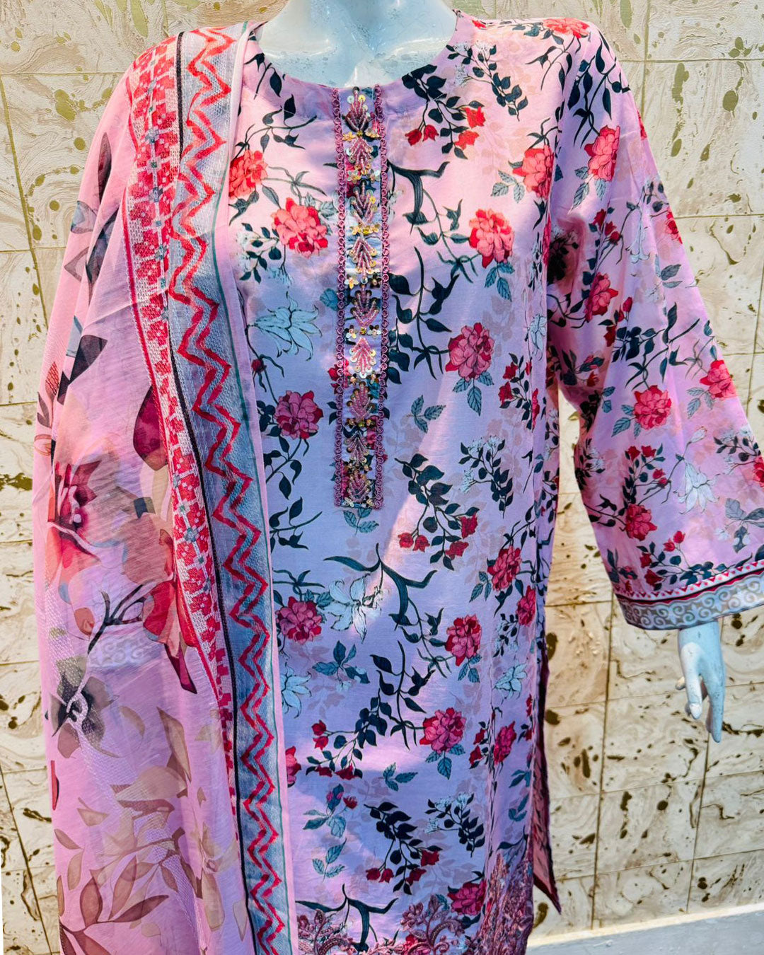 Bloom Grace Lawn 3 Pcs Suit