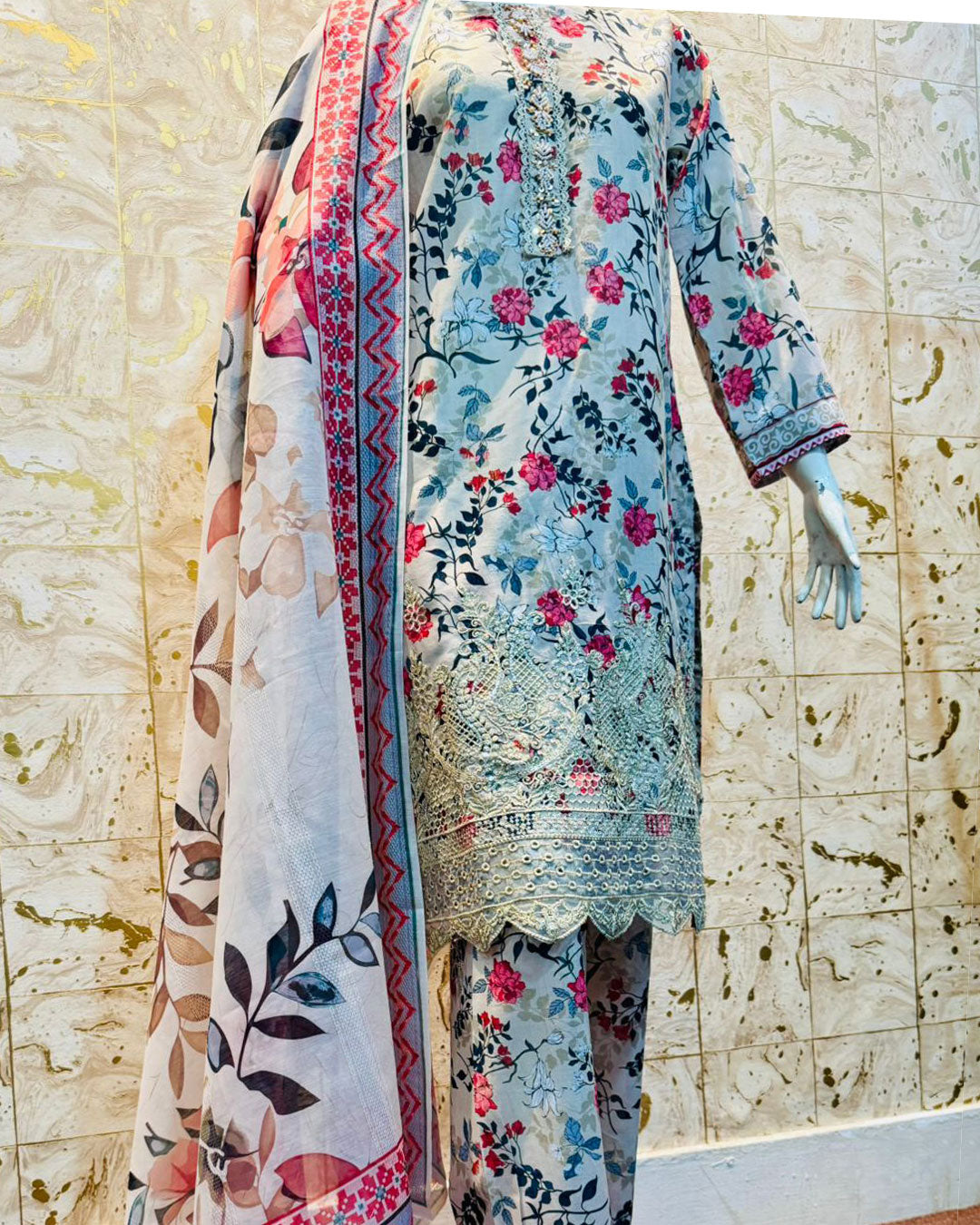 Floral Muse Lawn 3 Pcs Suit