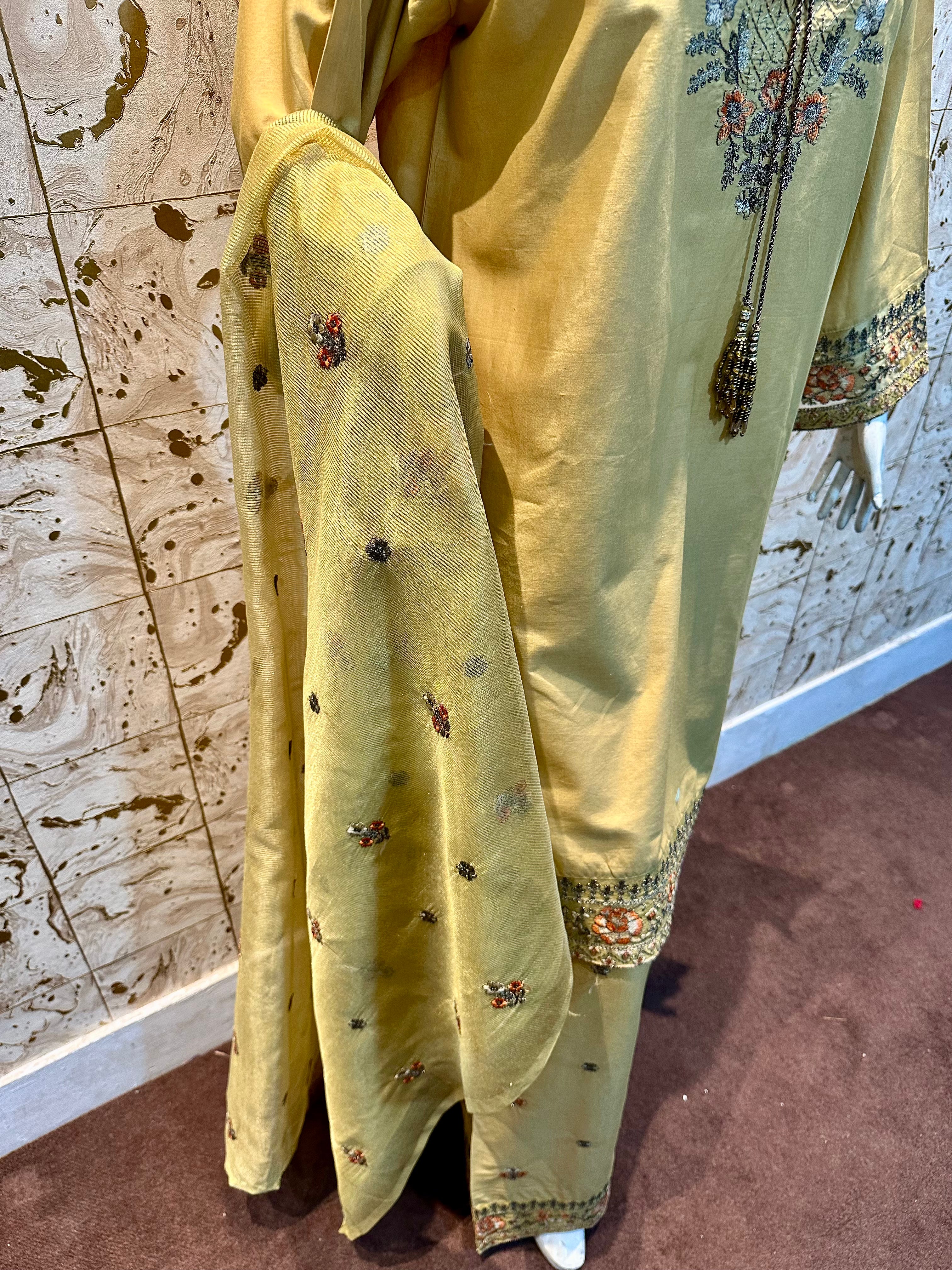 Lemon Luxe Linen 3Pcs Suit