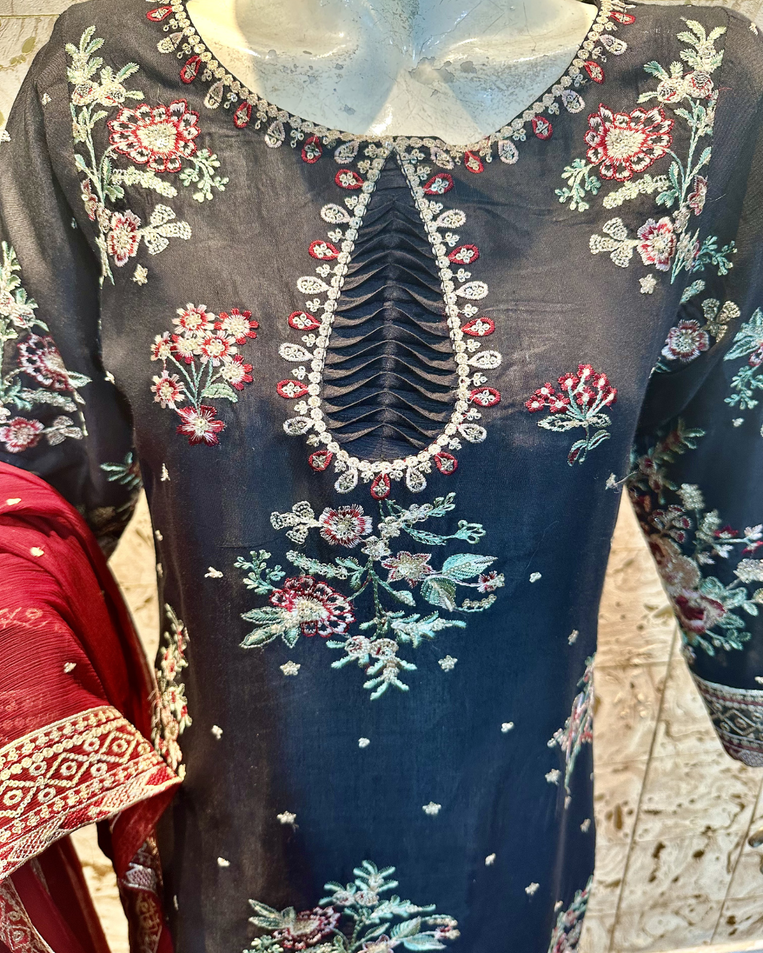 Surkh Saaya by Zainab Batool 3Pcs Suit