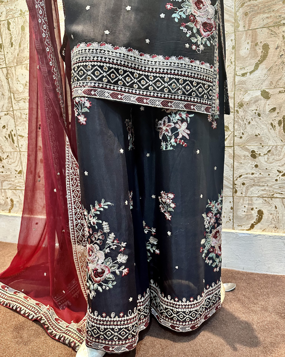Surkh Saaya by Zainab Batool 3Pcs Suit