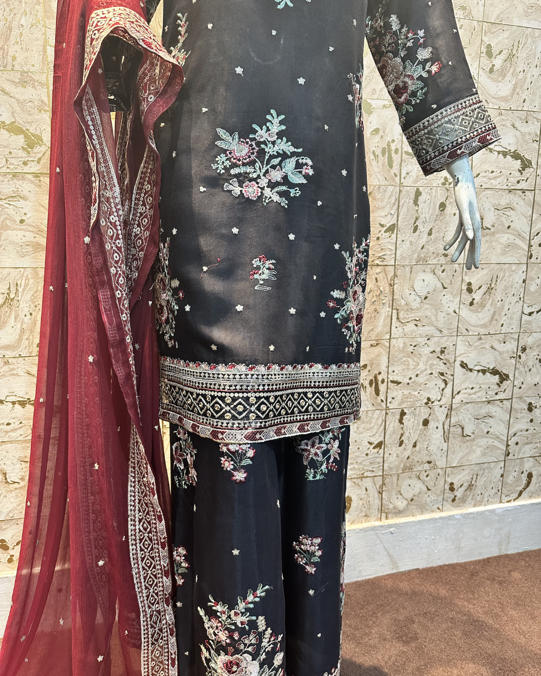 Surkh Saaya by Zainab Batool 3Pcs Suit