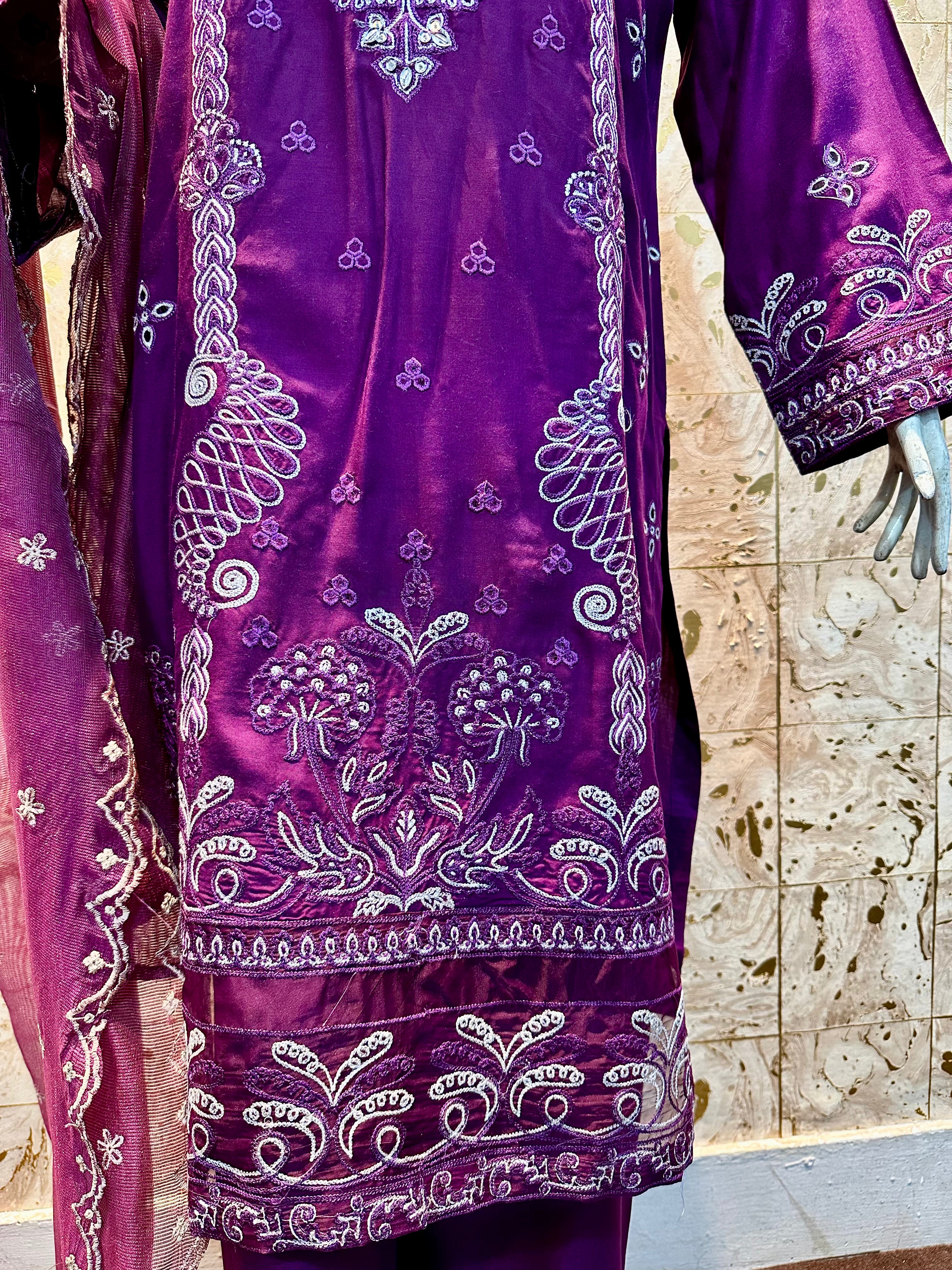 Mulberry Veil by Zainab Batool 3Pcs Suit